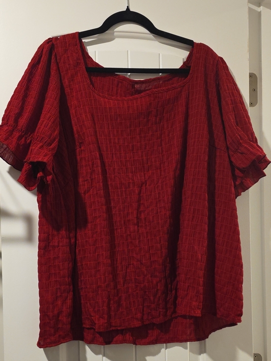 SHEIN Tops - Women’s Red Textured Short Sleeve Top